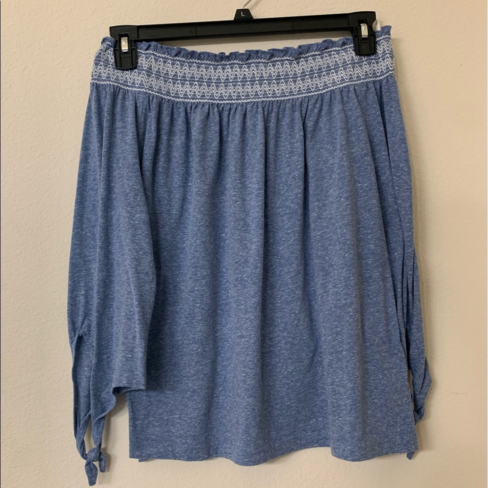 Sweet Off-Shoulder Shirt